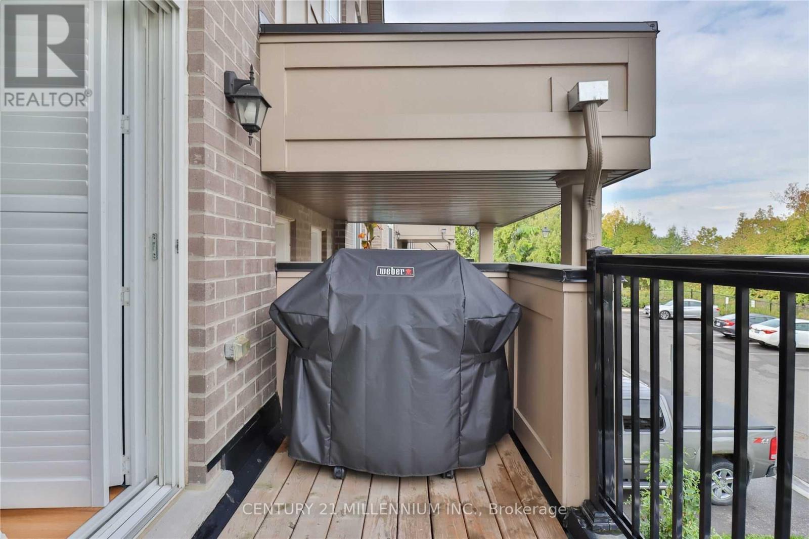 496 Rossland Road W, Ajax, ON - Outdoor With Exterior