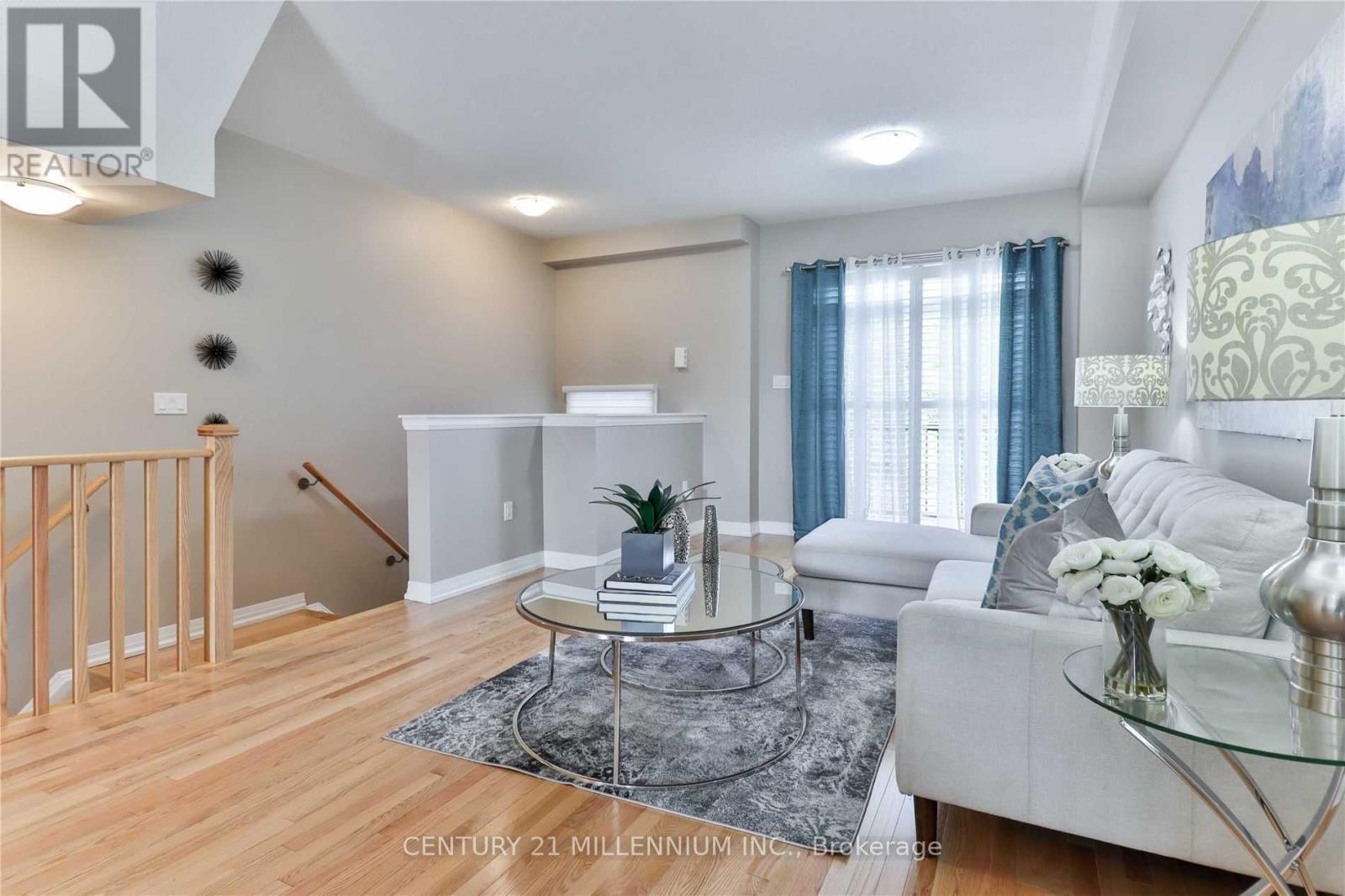 496 Rossland Road W, Ajax, ON - Indoor Photo Showing Living Room