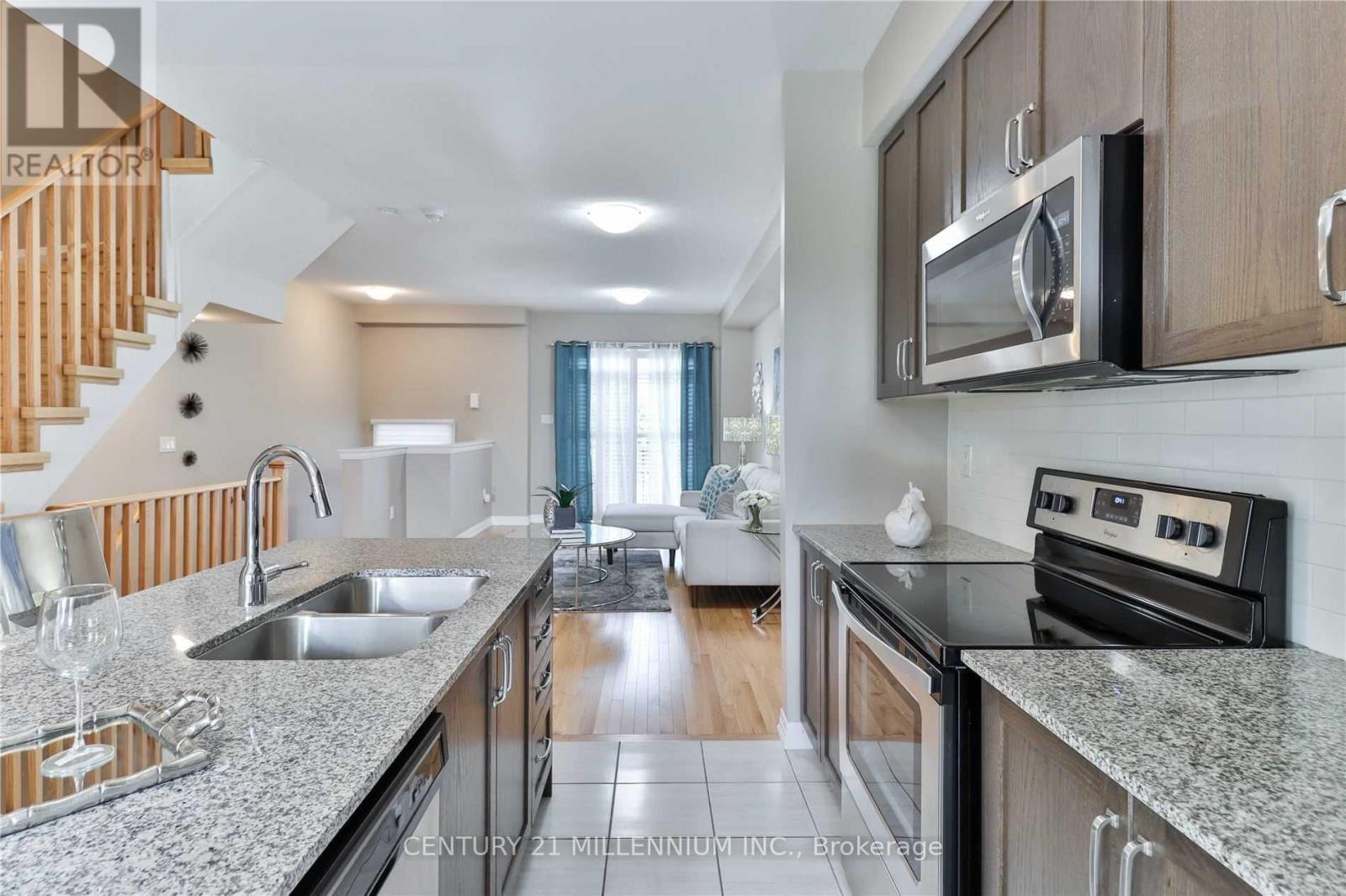 496 Rossland Road W, Ajax, ON - Indoor Photo Showing Kitchen With Stainless Steel Kitchen With Double Sink With Upgraded Kitchen