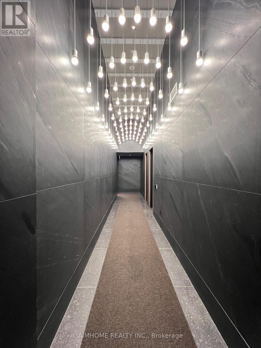 3612 - 8 Interchange Way, Vaughan, ON - Indoor