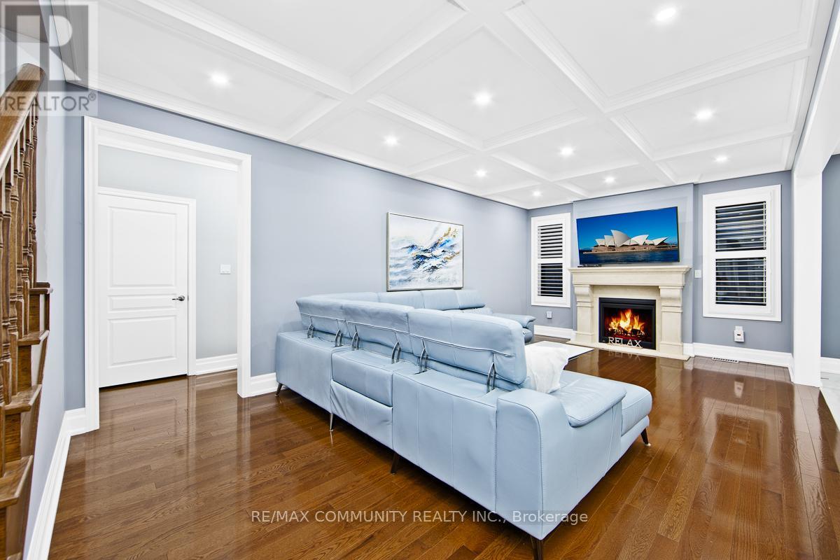 7 Seager Street, Richmond Hill, ON - Indoor With Fireplace