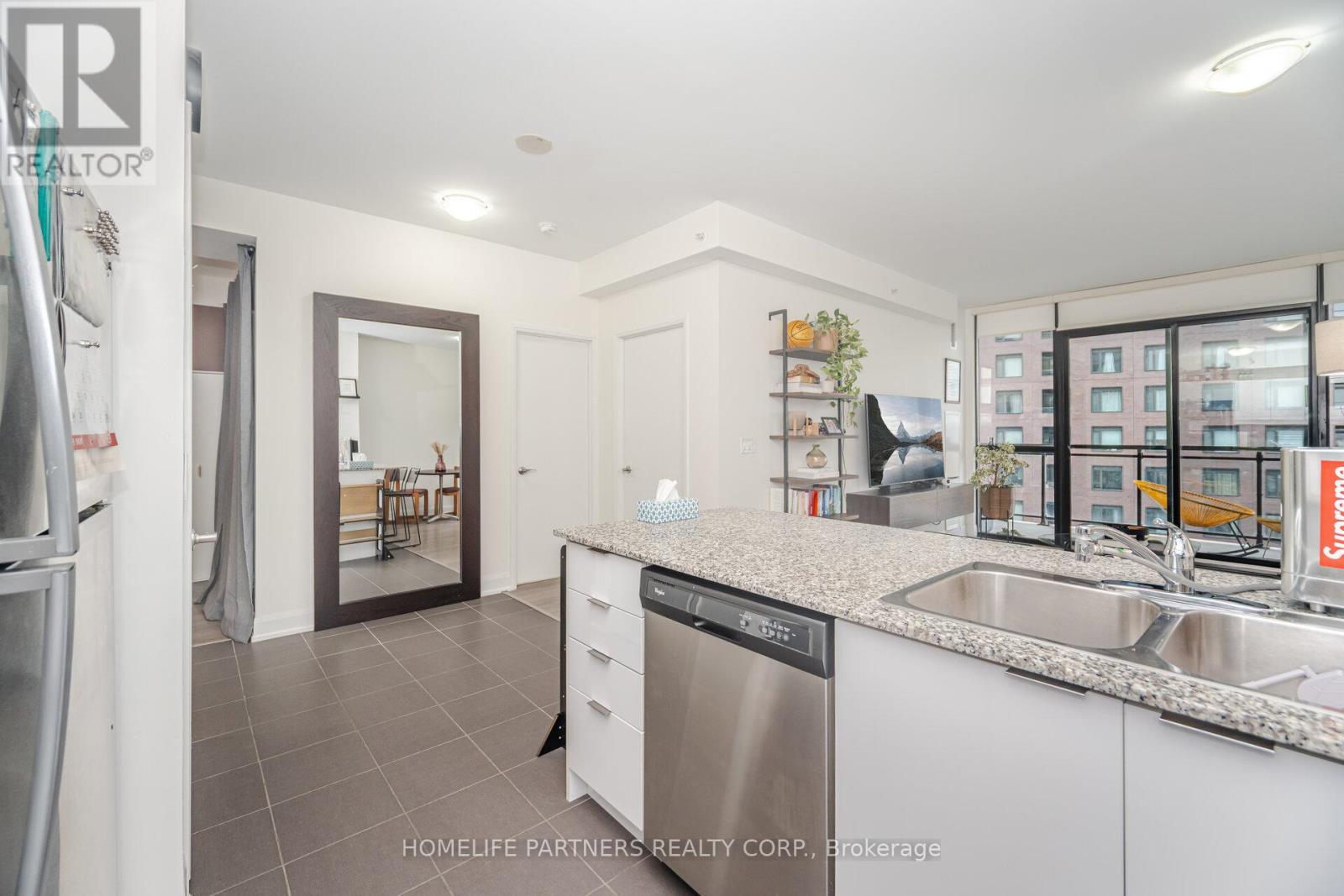 1006 - 2910 Highway 7 Road W, Vaughan, ON - Indoor Photo Showing Kitchen With Double Sink