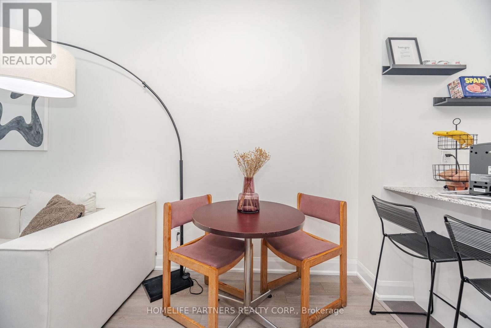 1006 - 2910 Highway 7 Road W, Vaughan, ON - Indoor Photo Showing Dining Room