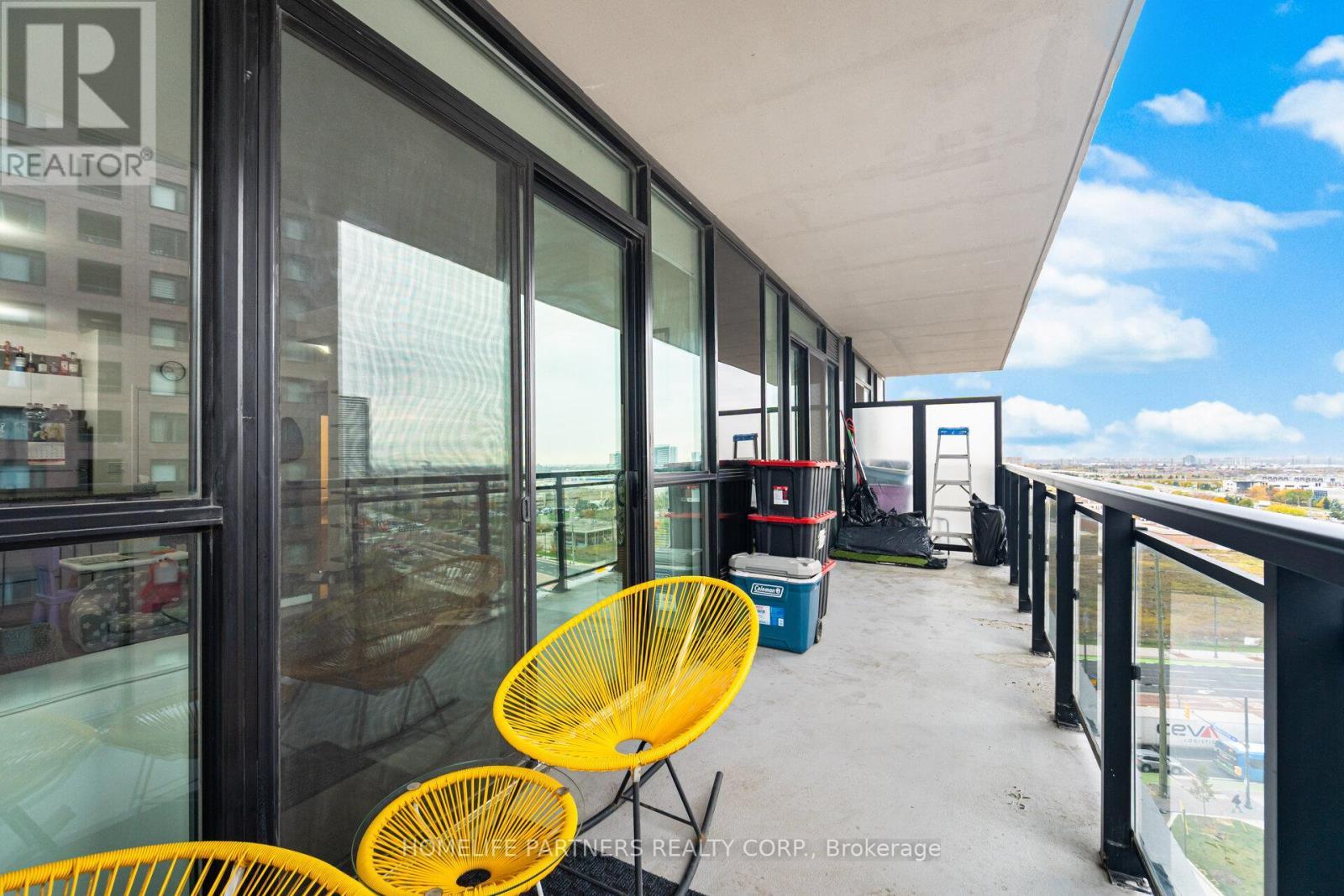 1006 - 2910 Highway 7 Road W, Vaughan, ON - Outdoor With Balcony With Exterior