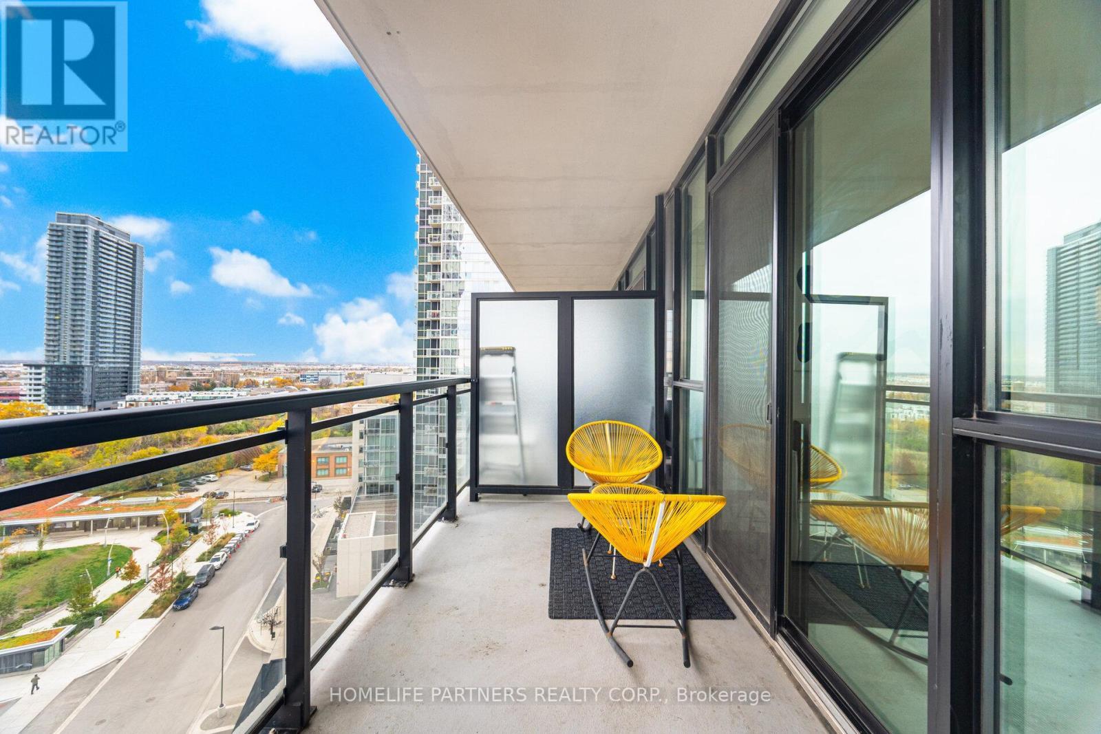 1006 - 2910 Highway 7 Road W, Vaughan, ON - Outdoor With Balcony With Exterior