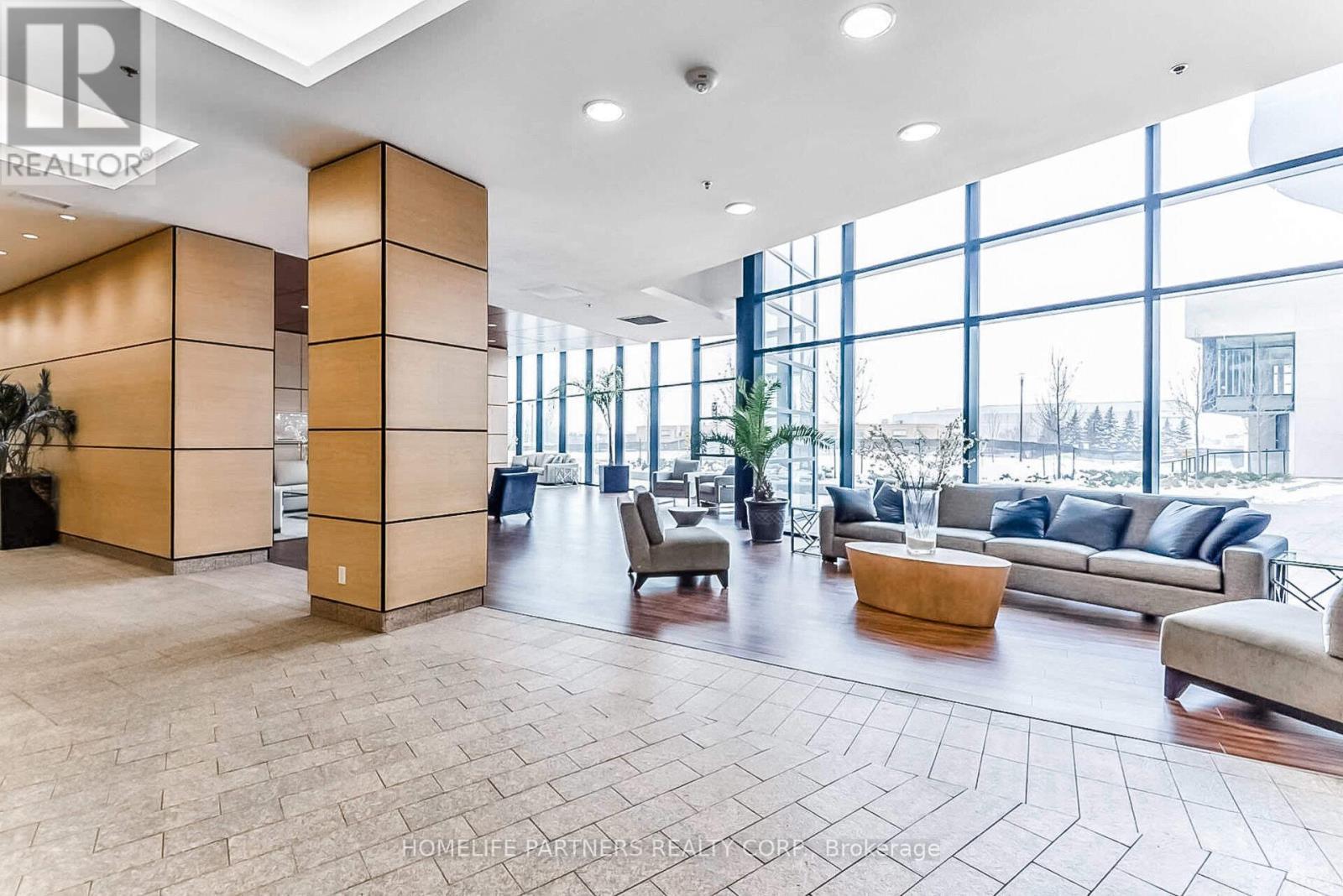 1006 - 2910 Highway 7 Road W, Vaughan, ON - Indoor