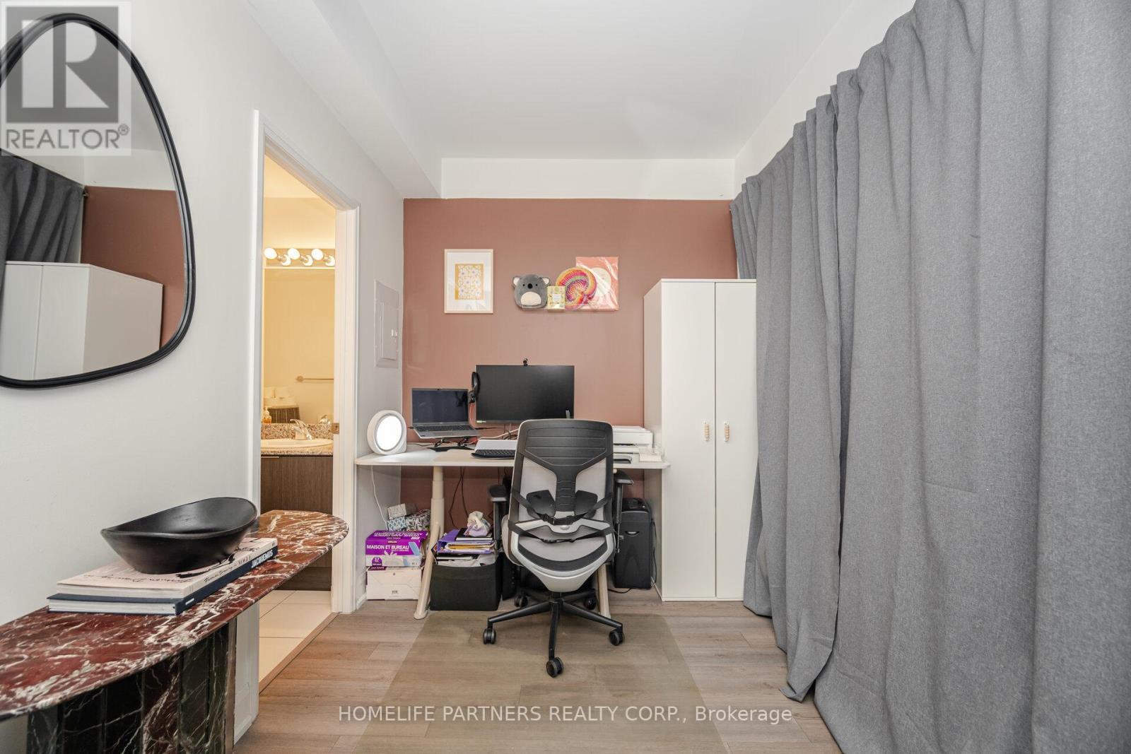 1006 - 2910 Highway 7 Road W, Vaughan, ON - Indoor Photo Showing Office