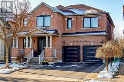 38 CAPE DORSET CRESCENT Brampton, ON L6R 3L2