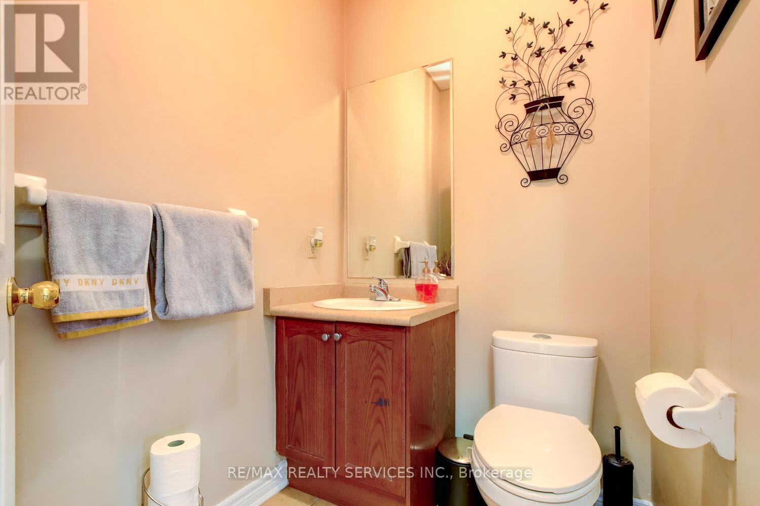 38 Cape Dorset Crescent, Brampton, ON - Indoor Photo Showing Bathroom