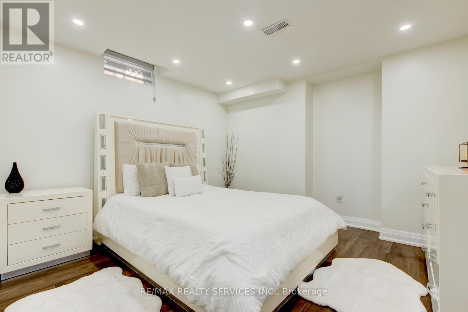 38 Cape Dorset Crescent, Brampton, ON - Indoor Photo Showing Bedroom
