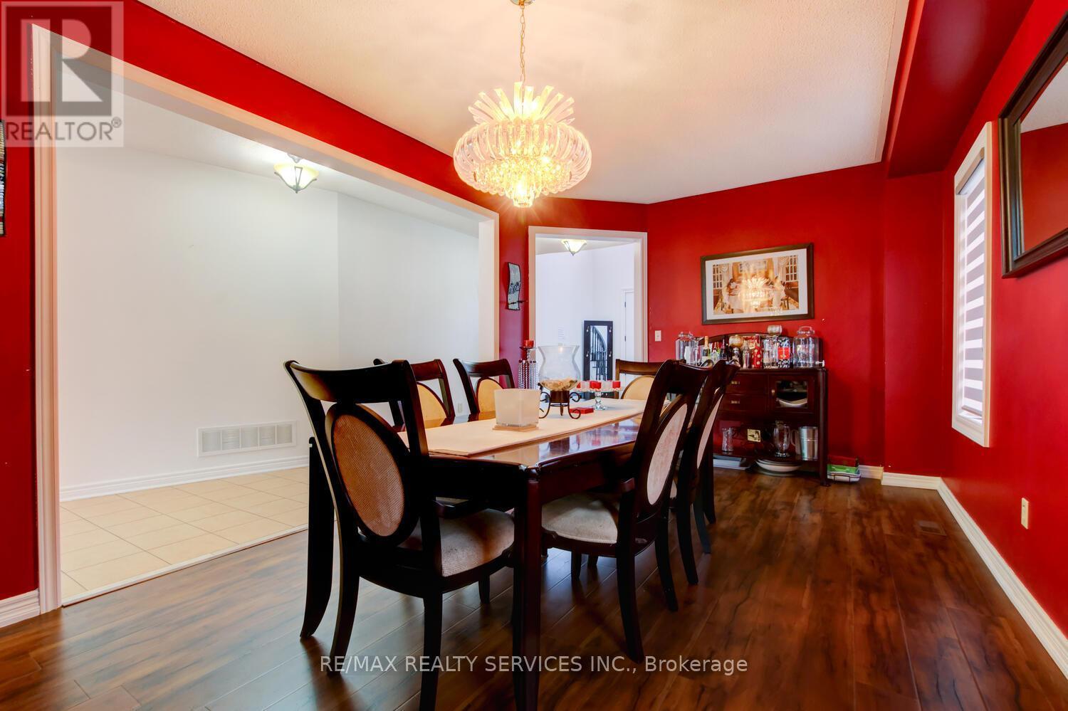 38 Cape Dorset Crescent, Brampton, ON - Indoor Photo Showing Dining Room