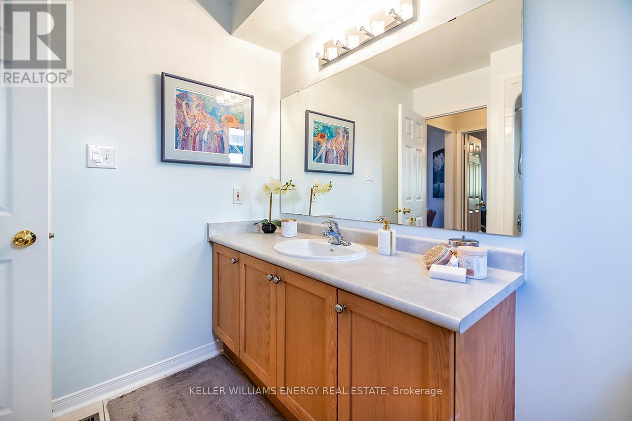 1210 Ormond Drive, Oshawa (Samac), ON - Indoor Photo Showing Bathroom