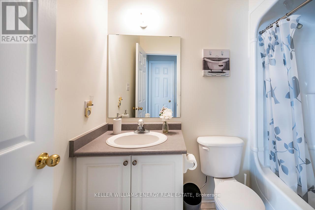 1210 Ormond Drive, Oshawa (Samac), ON - Indoor Photo Showing Bathroom