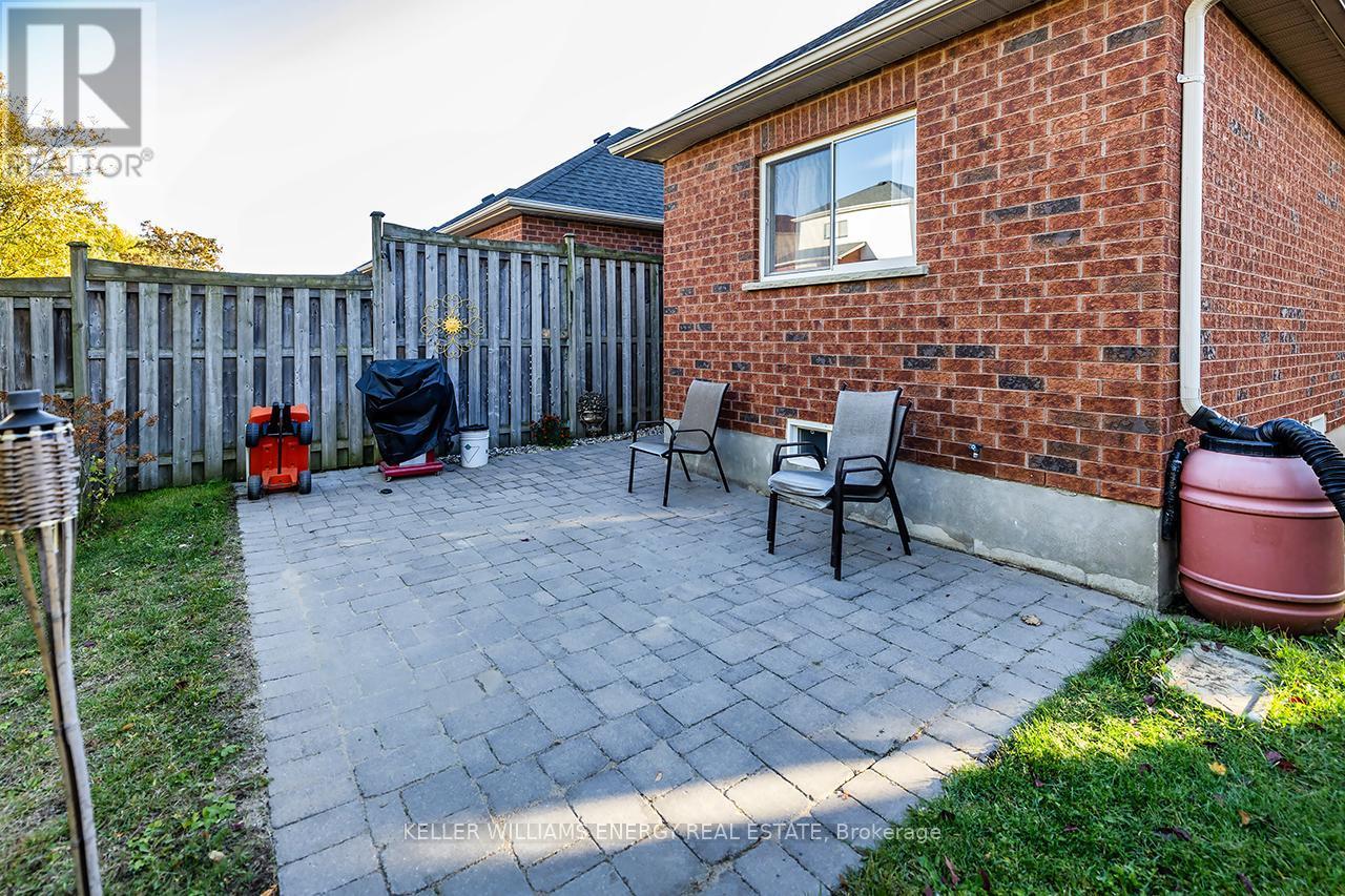 Private patio - 1210 Ormond Drive, Oshawa (Samac), ON - Outdoor With Exterior