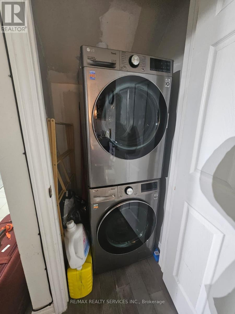 4 Trewartha Crescent, Brampton, ON - Indoor Photo Showing Laundry Room