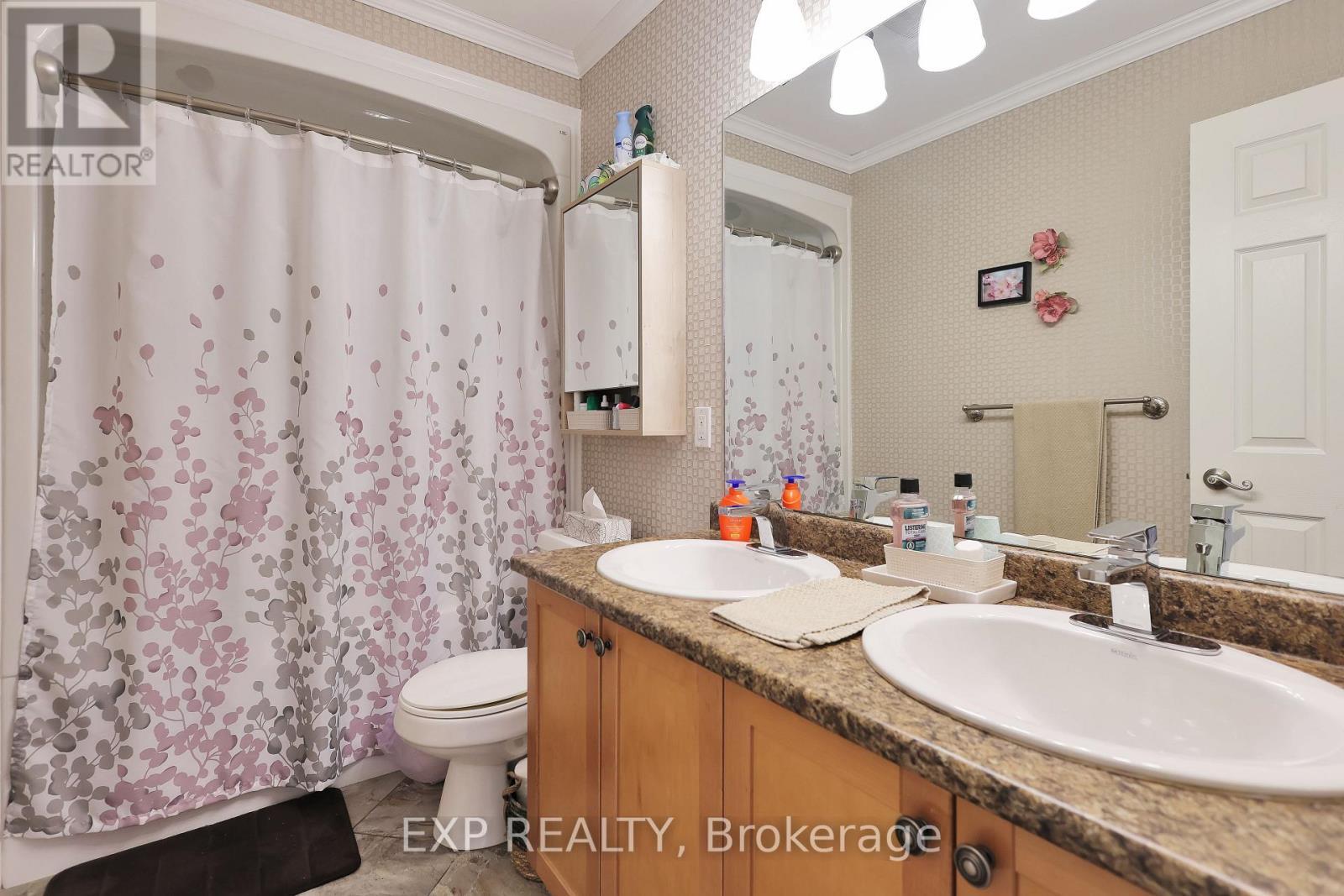 10 Lilyvalley Lane, Hamilton, ON