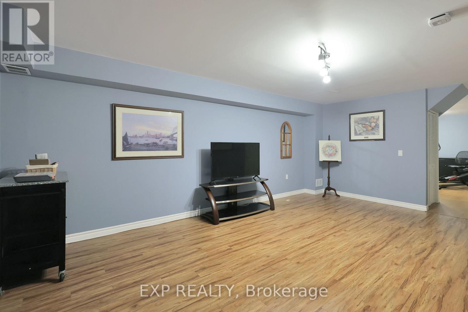 10 Lilyvalley Lane, Hamilton, ON