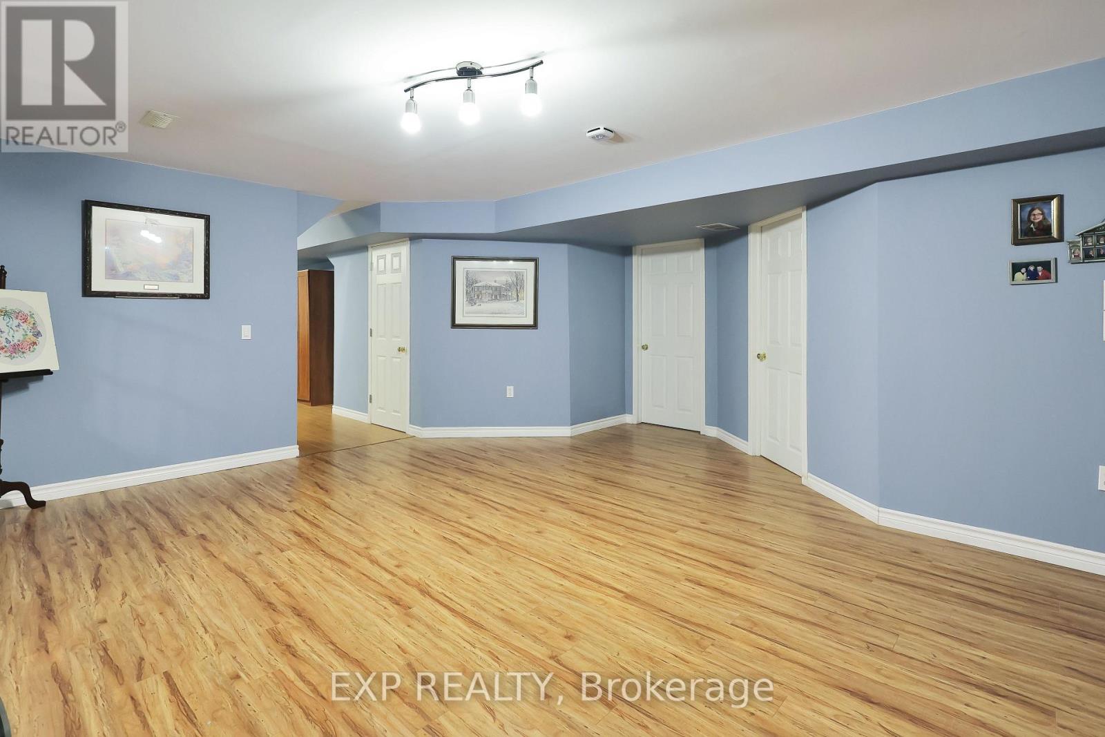 10 Lilyvalley Lane, Hamilton, ON