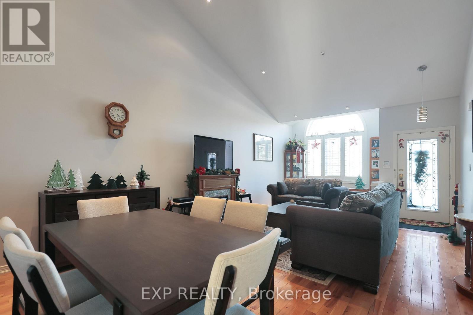 10 Lilyvalley Lane, Hamilton, ON