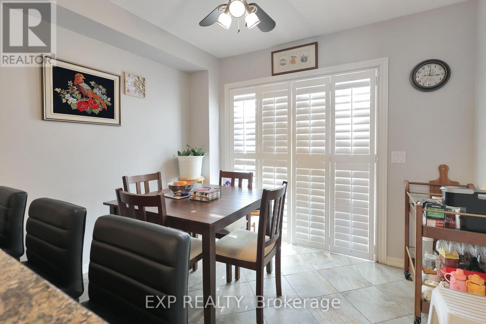 10 Lilyvalley Lane, Hamilton, ON