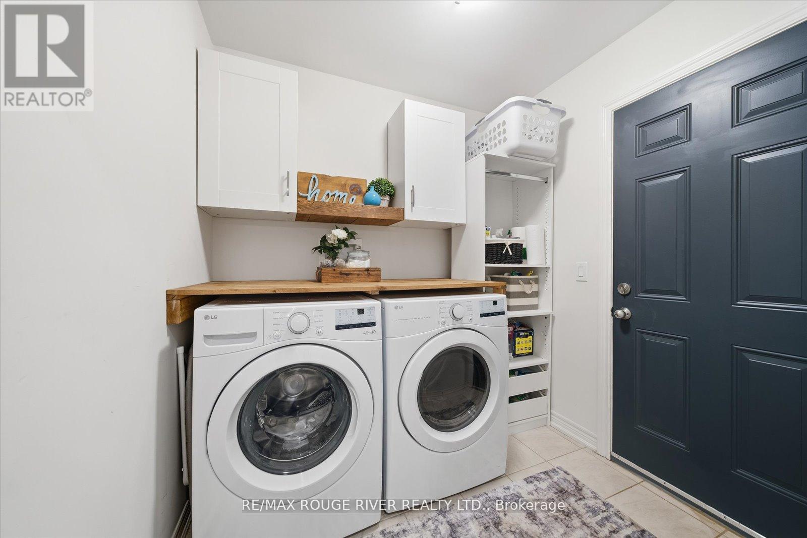 245 Blackwell Crescent, Oshawa (Windfields), ON - Indoor Photo Showing Laundry Room