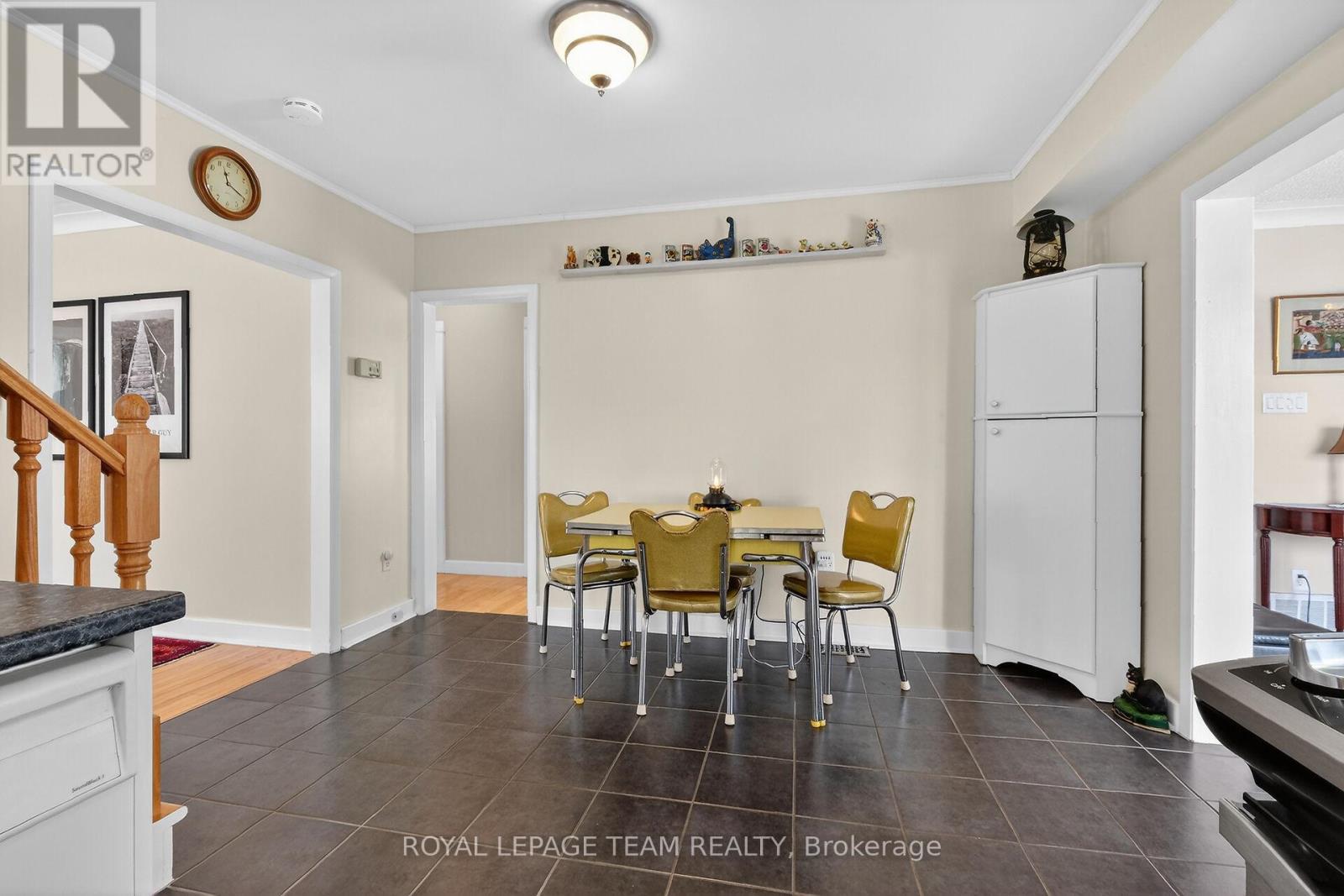 Eat-In kitchen, cabinet stays - 97 Woodward Street, Carleton Place, ON - Indoor