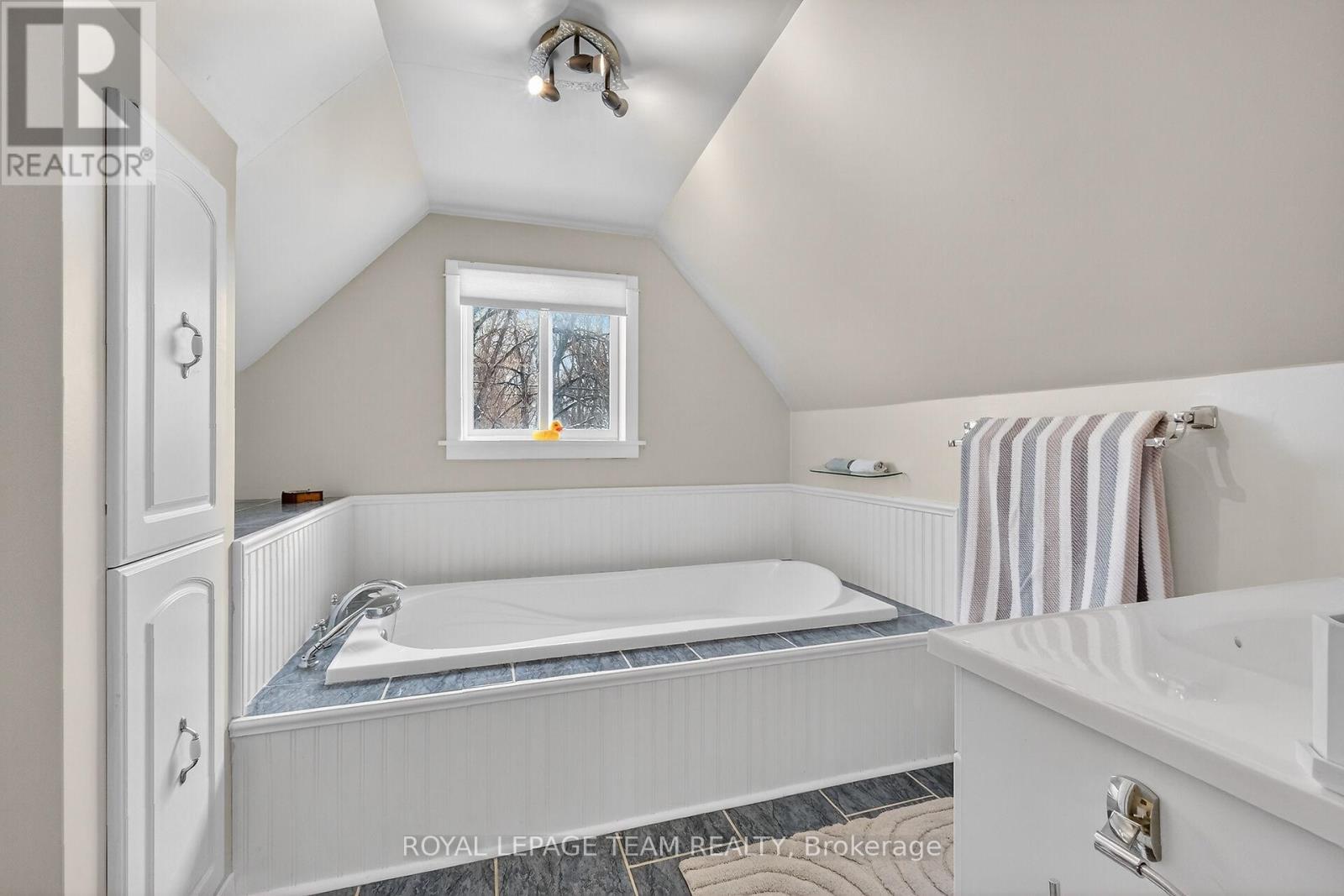 97 Woodward Street, Carleton Place, ON - Indoor Photo Showing Laundry Room