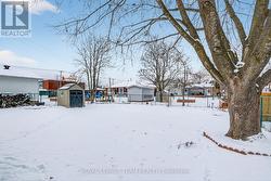 Large fully fenced yard -