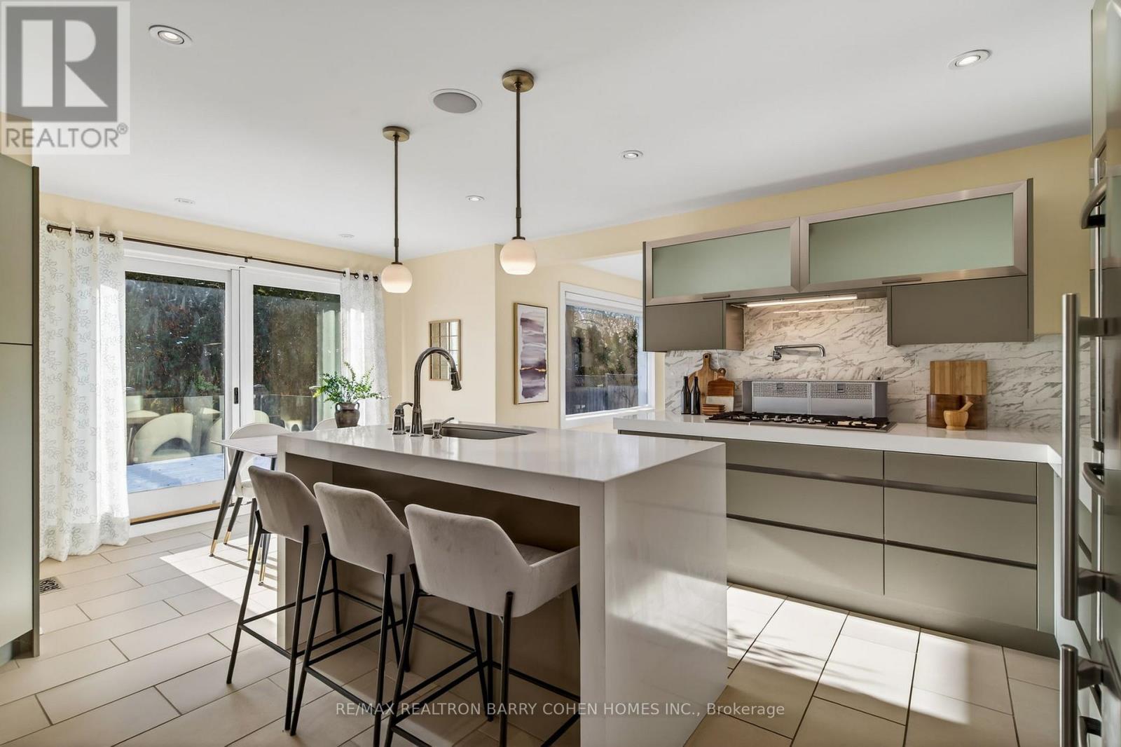 5 Sulgrave Crescent, Toronto, ON - Indoor Photo Showing Kitchen