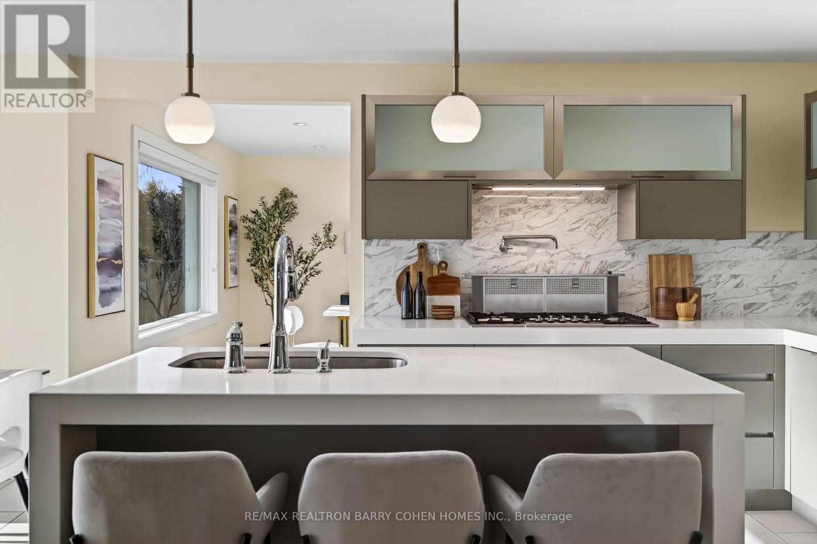 5 Sulgrave Crescent, Toronto, ON - Indoor