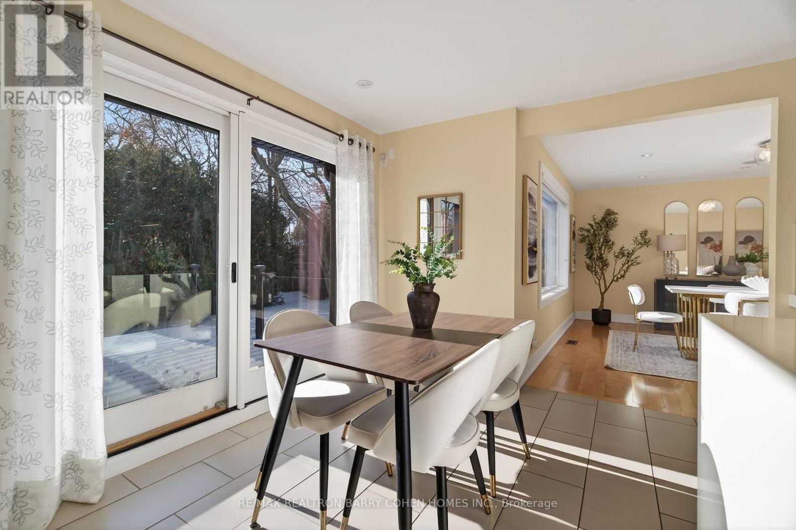 5 Sulgrave Crescent, Toronto, ON - Indoor Photo Showing Dining Room