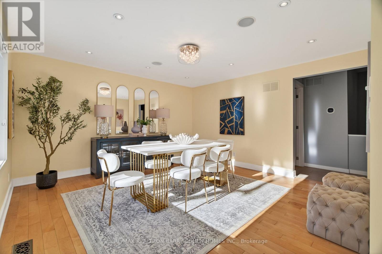 5 Sulgrave Crescent, Toronto, ON - Indoor Photo Showing Dining Room