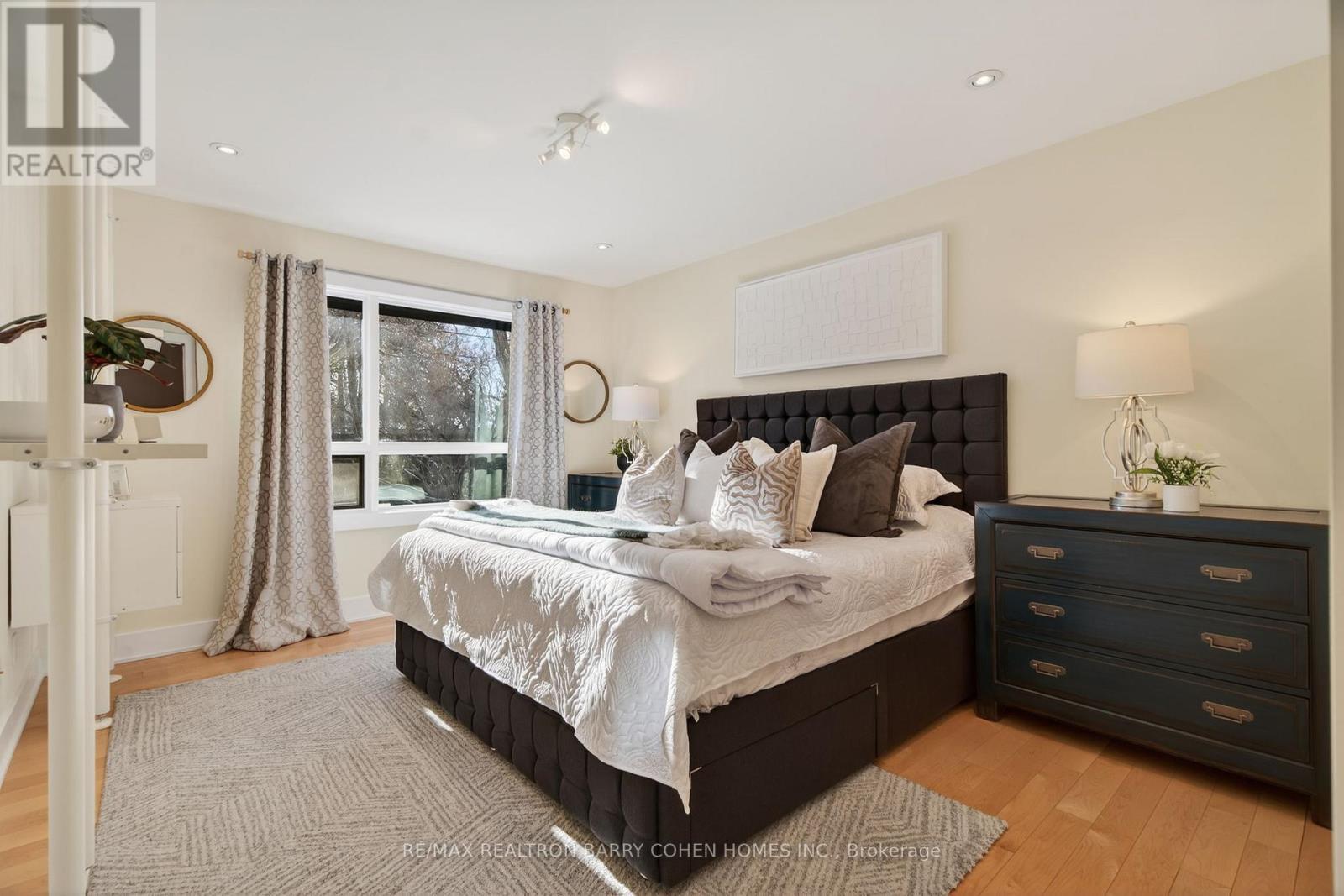 5 Sulgrave Crescent, Toronto, ON - Indoor Photo Showing Bedroom