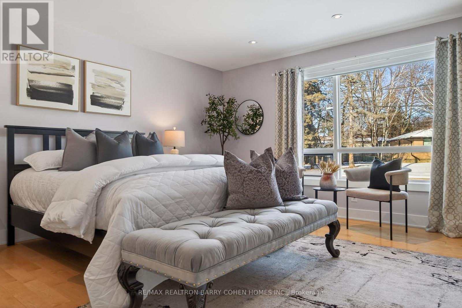 5 Sulgrave Crescent, Toronto, ON - Indoor