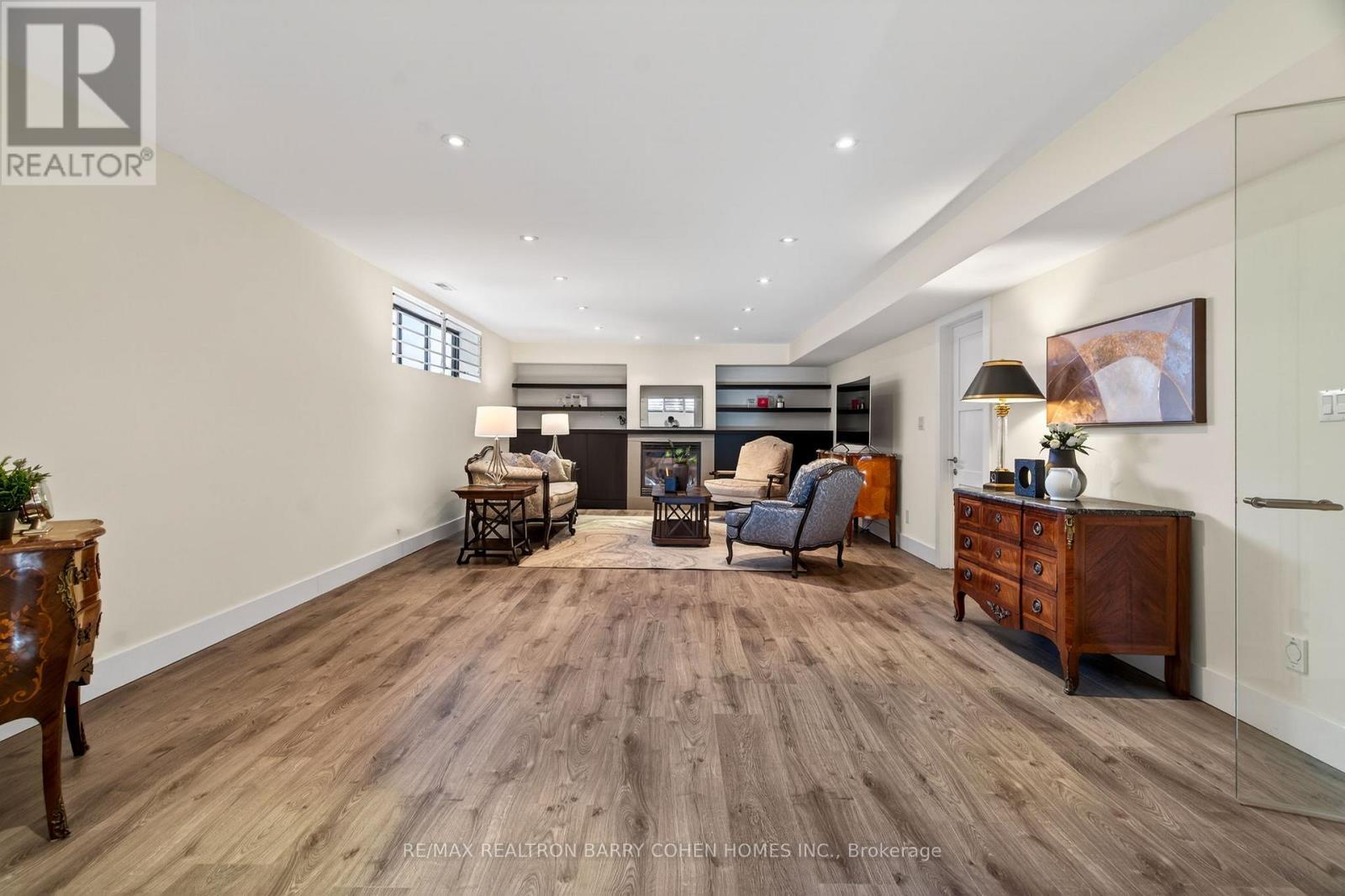 5 Sulgrave Crescent, Toronto, ON - Indoor