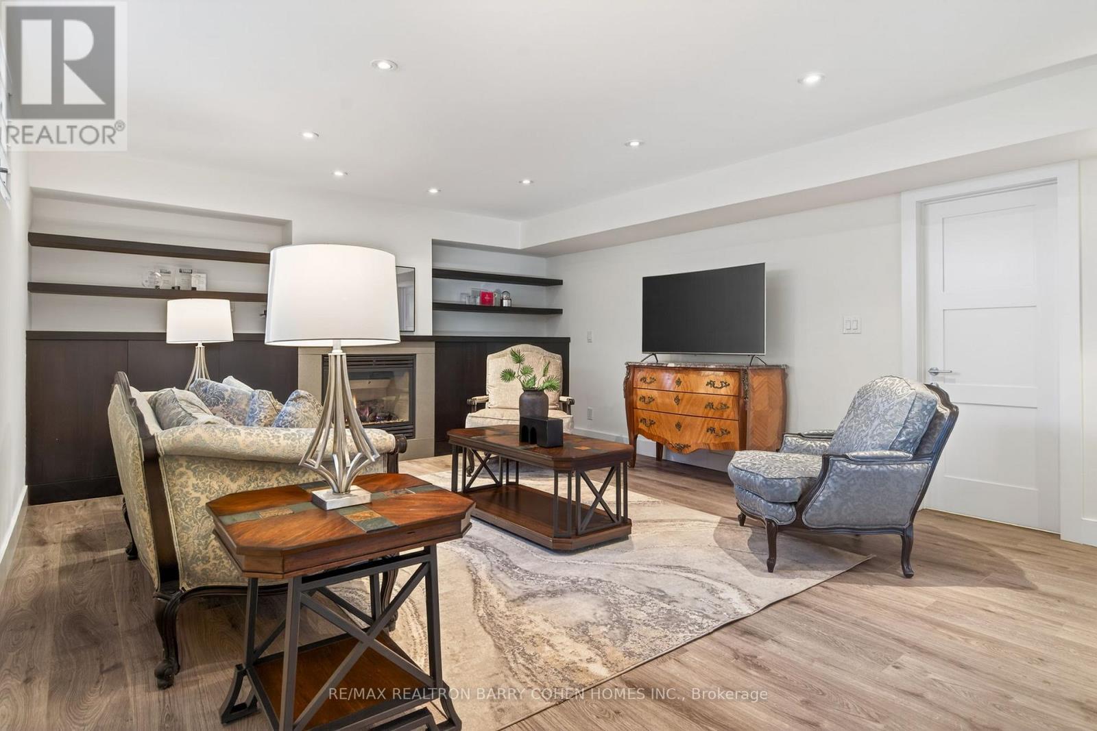 5 Sulgrave Crescent, Toronto, ON - Indoor