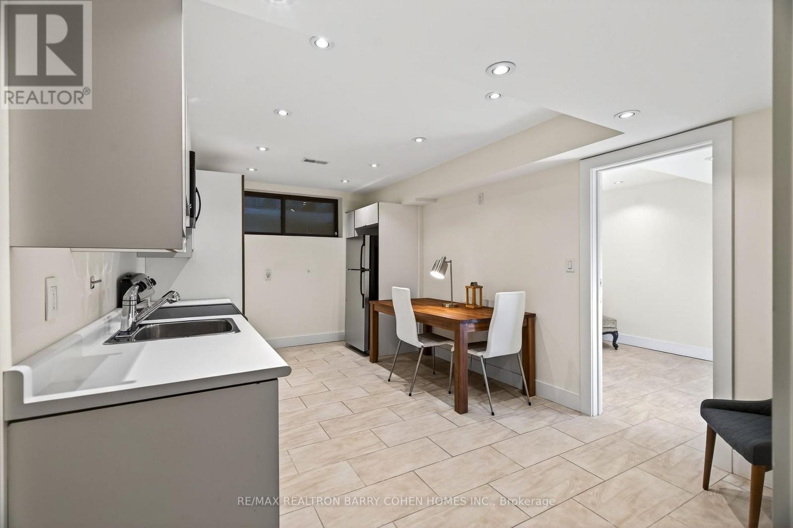 5 Sulgrave Crescent, Toronto, ON - Indoor