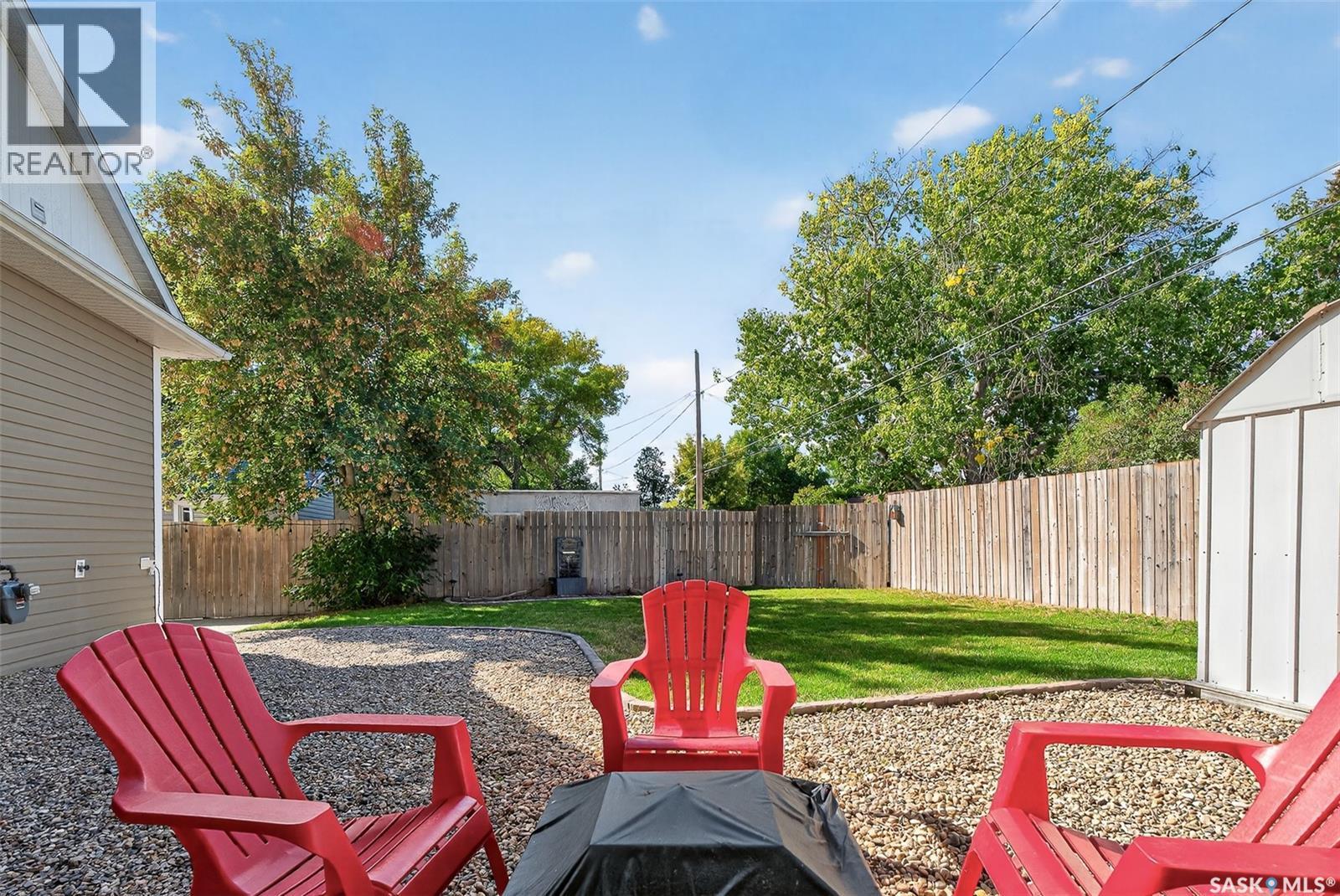 1116 Hochelaga Street W, Moose Jaw, SK - Outdoor
