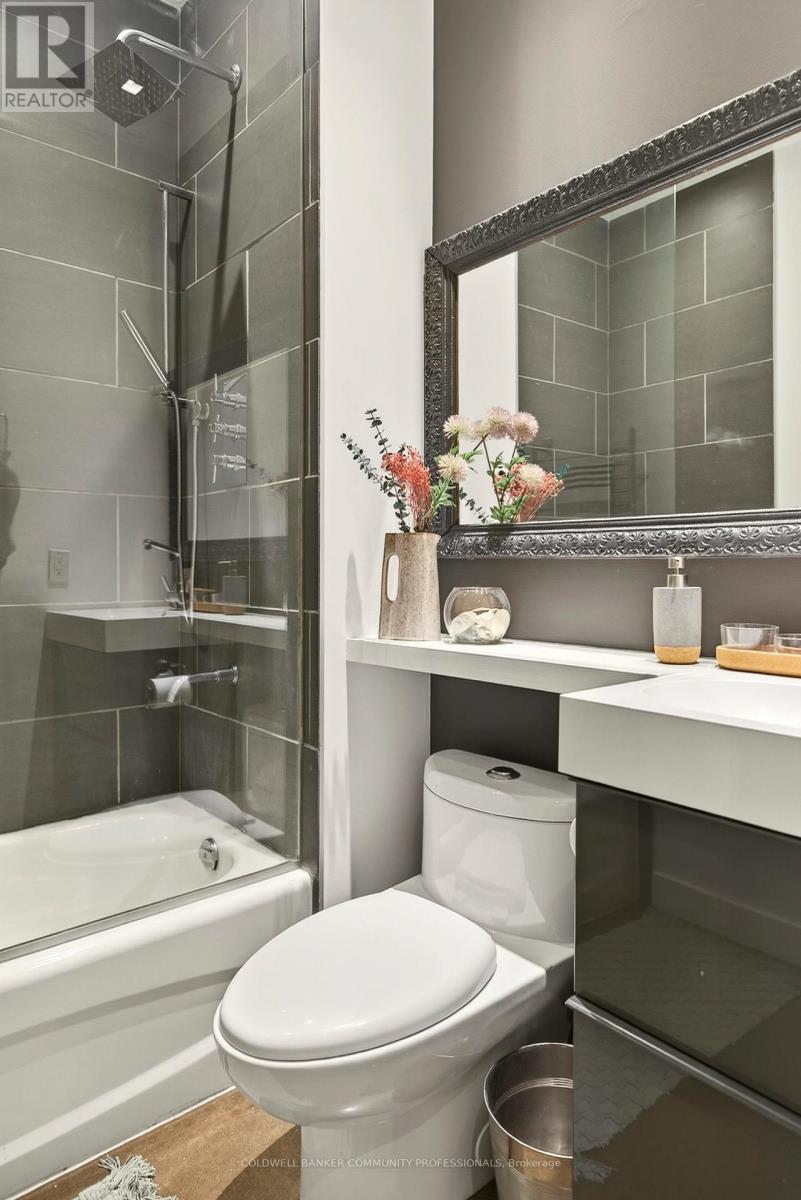 503 - 66 Bay Street S, Hamilton, ON - Indoor Photo Showing Bathroom