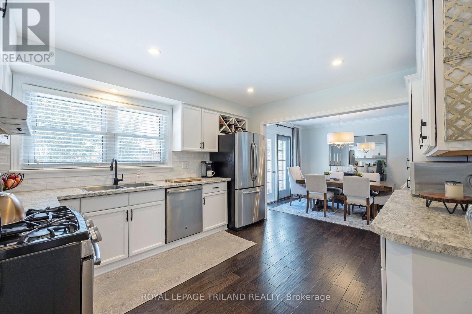 73 Mcleod Crescent, London North (North H), ON - Indoor Photo Showing Kitchen With Double Sink