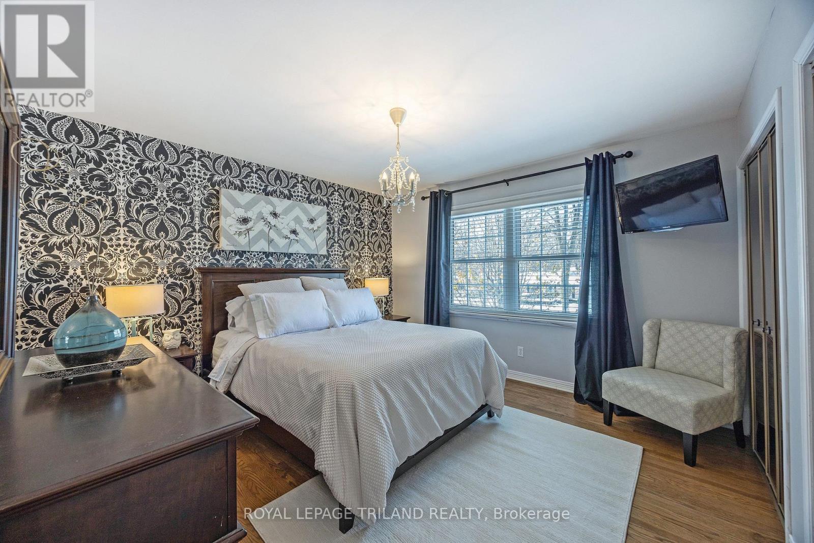 73 Mcleod Crescent, London North (North H), ON - Indoor Photo Showing Bedroom