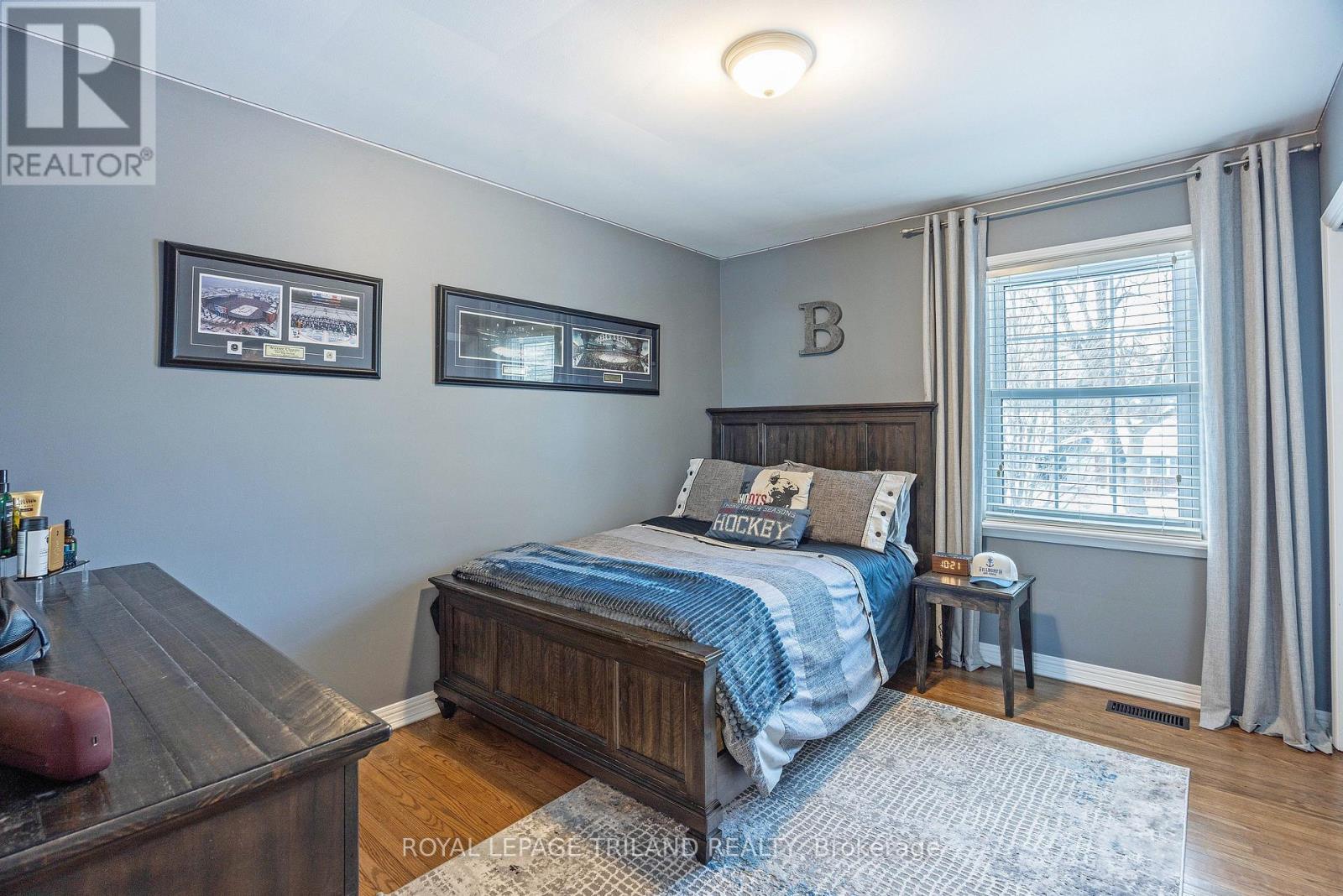73 Mcleod Crescent, London North (North H), ON - Indoor Photo Showing Bedroom