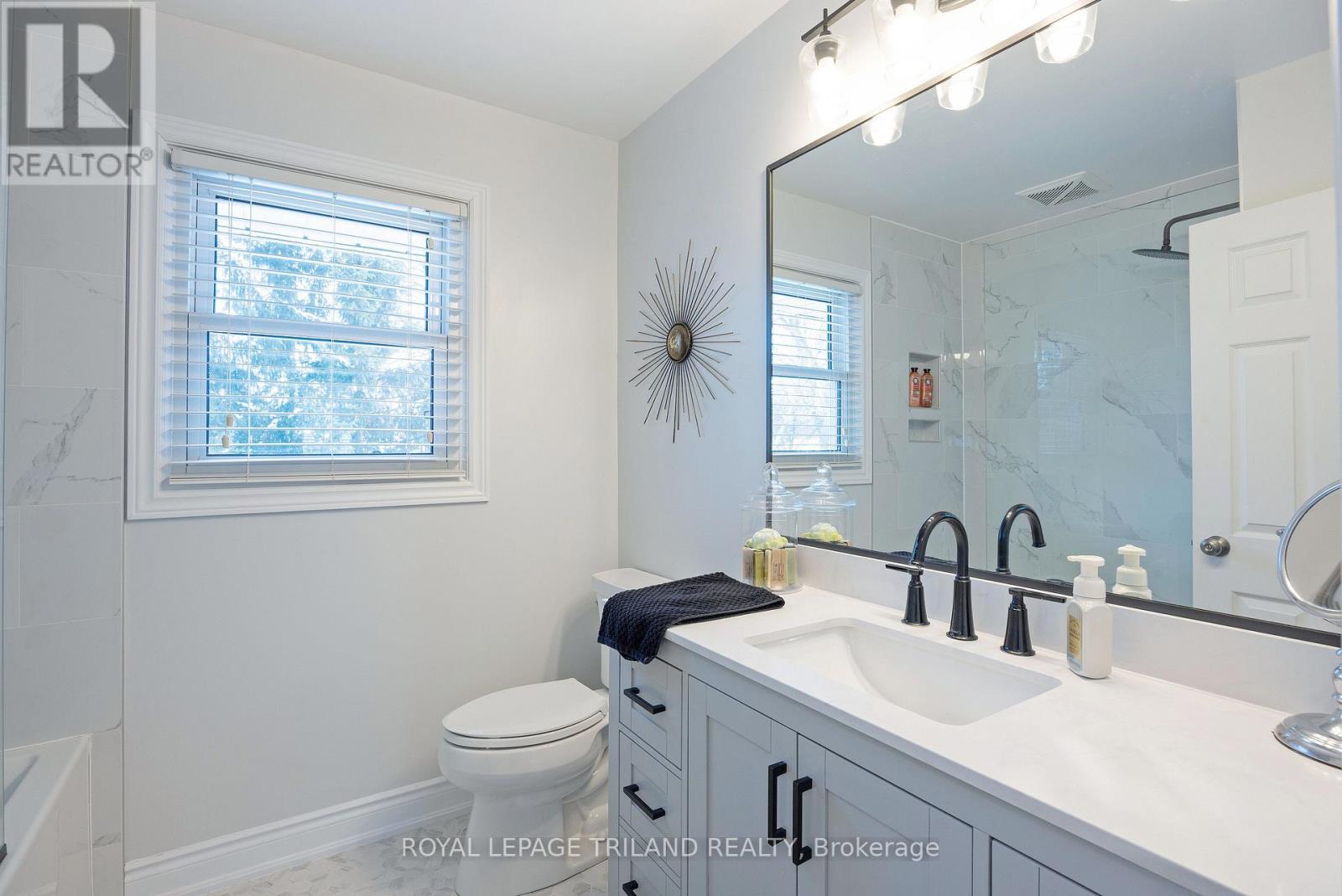 73 Mcleod Crescent, London North (North H), ON - Indoor Photo Showing Bathroom