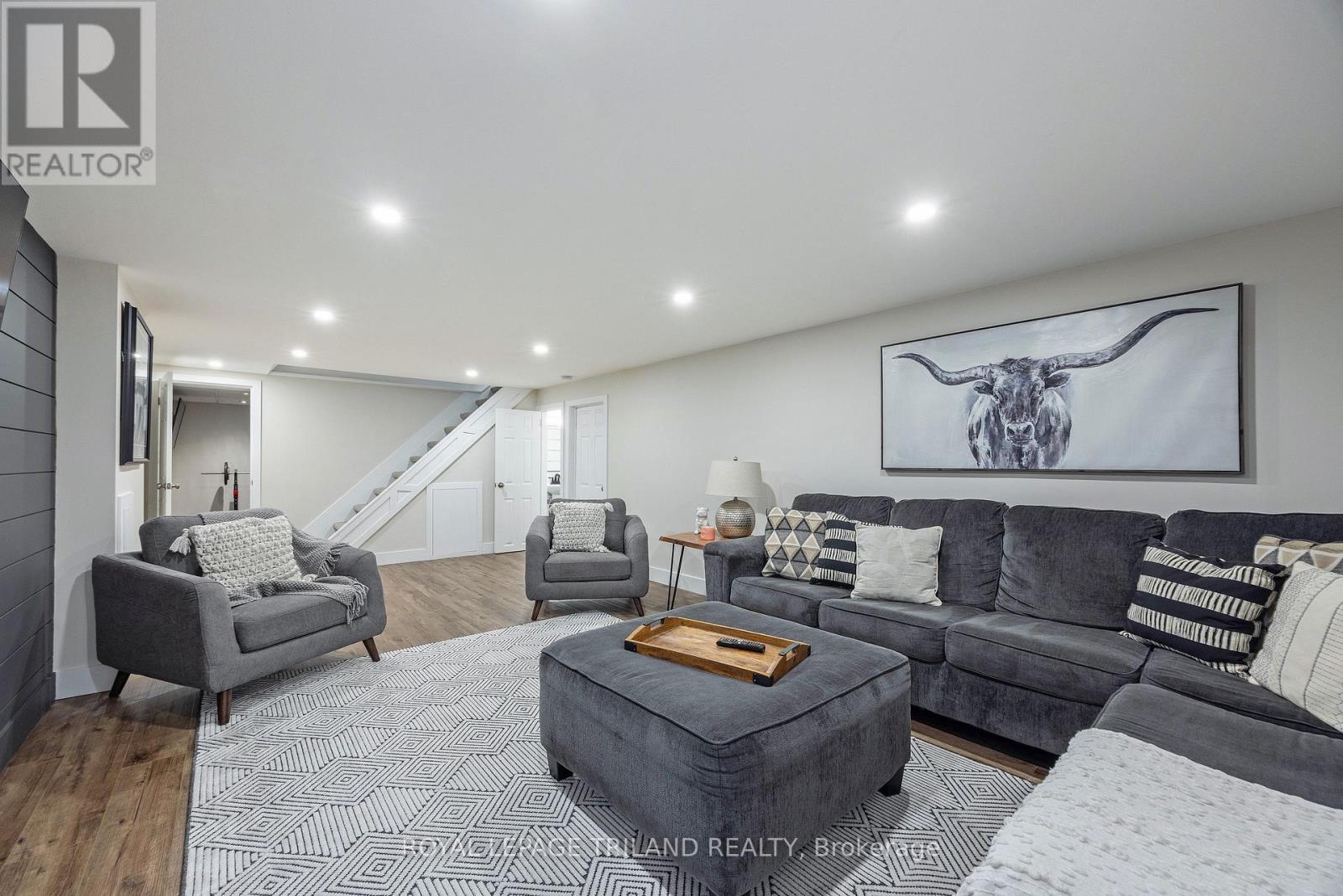 73 Mcleod Crescent, London North (North H), ON - Indoor Photo Showing Living Room