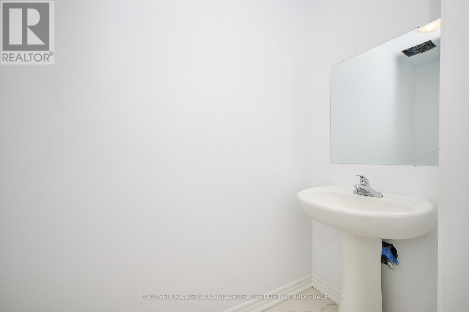 23 Perenack Avenue, Welland (Broadway), ON - Indoor Photo Showing Bathroom