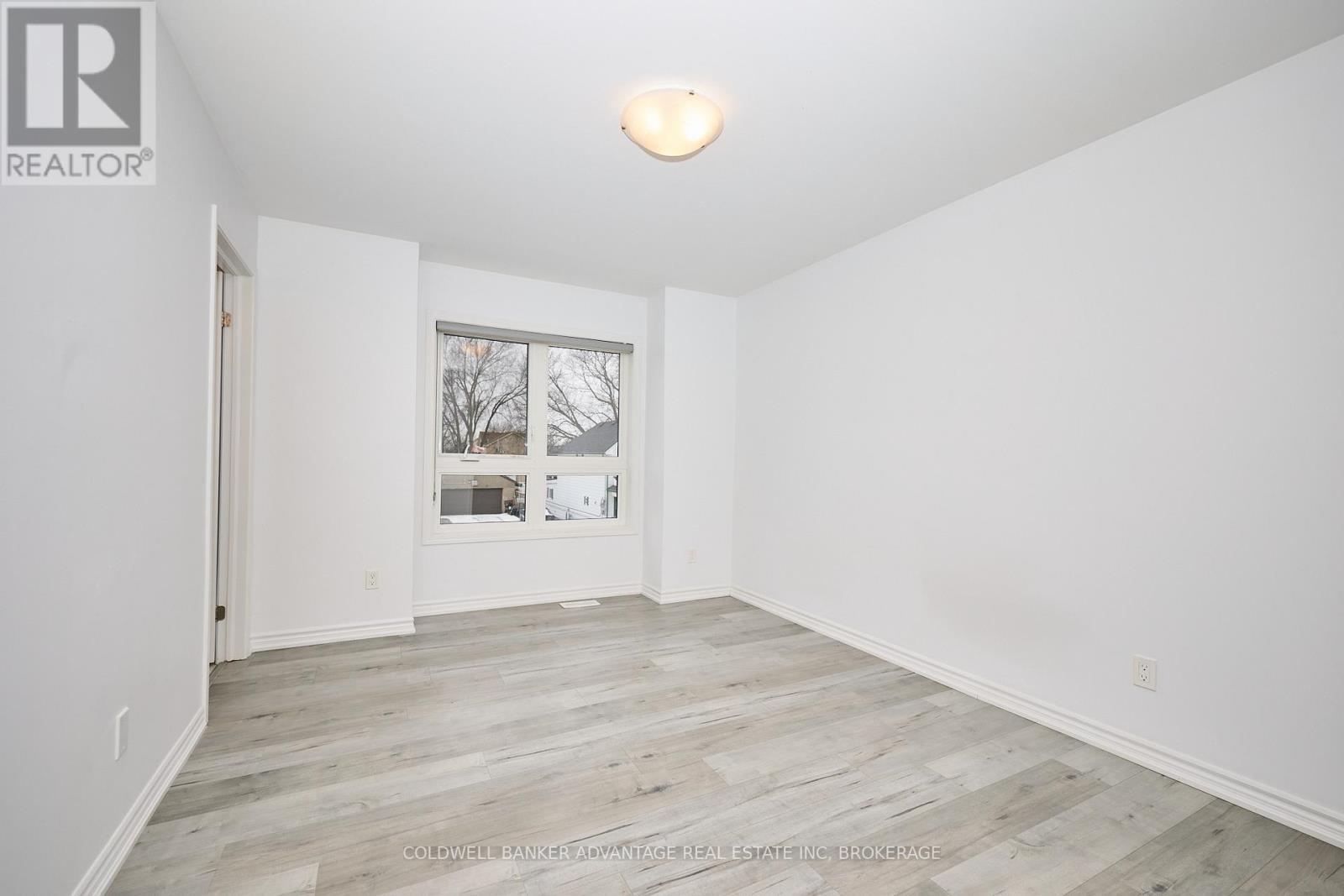 23 Perenack Avenue, Welland (Broadway), ON - Indoor Photo Showing Other Room