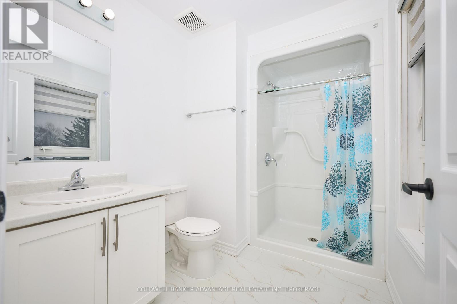 23 Perenack Avenue, Welland (Broadway), ON - Indoor Photo Showing Bathroom