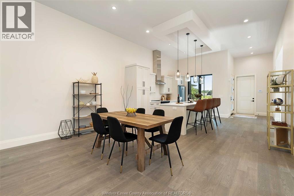 638 Lily Mac Boulevard, Windsor, ON - Indoor Photo Showing Dining Room