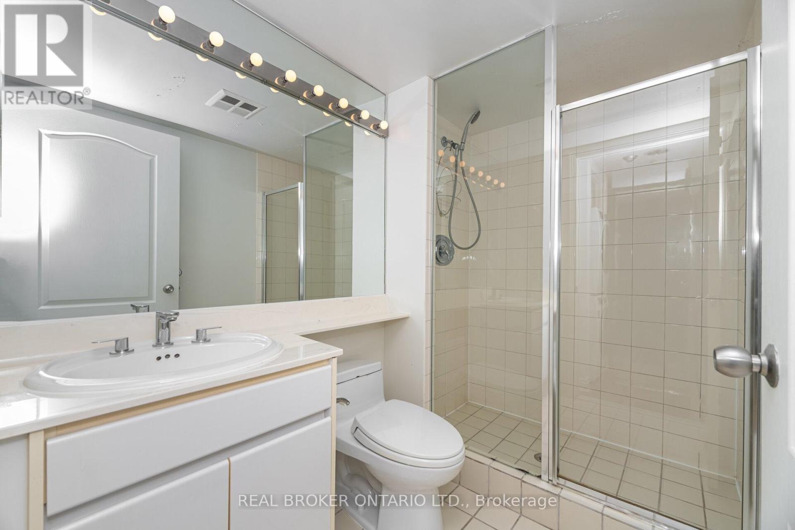 2301 - 50 Lombard Street, Toronto, ON - Indoor Photo Showing Bathroom