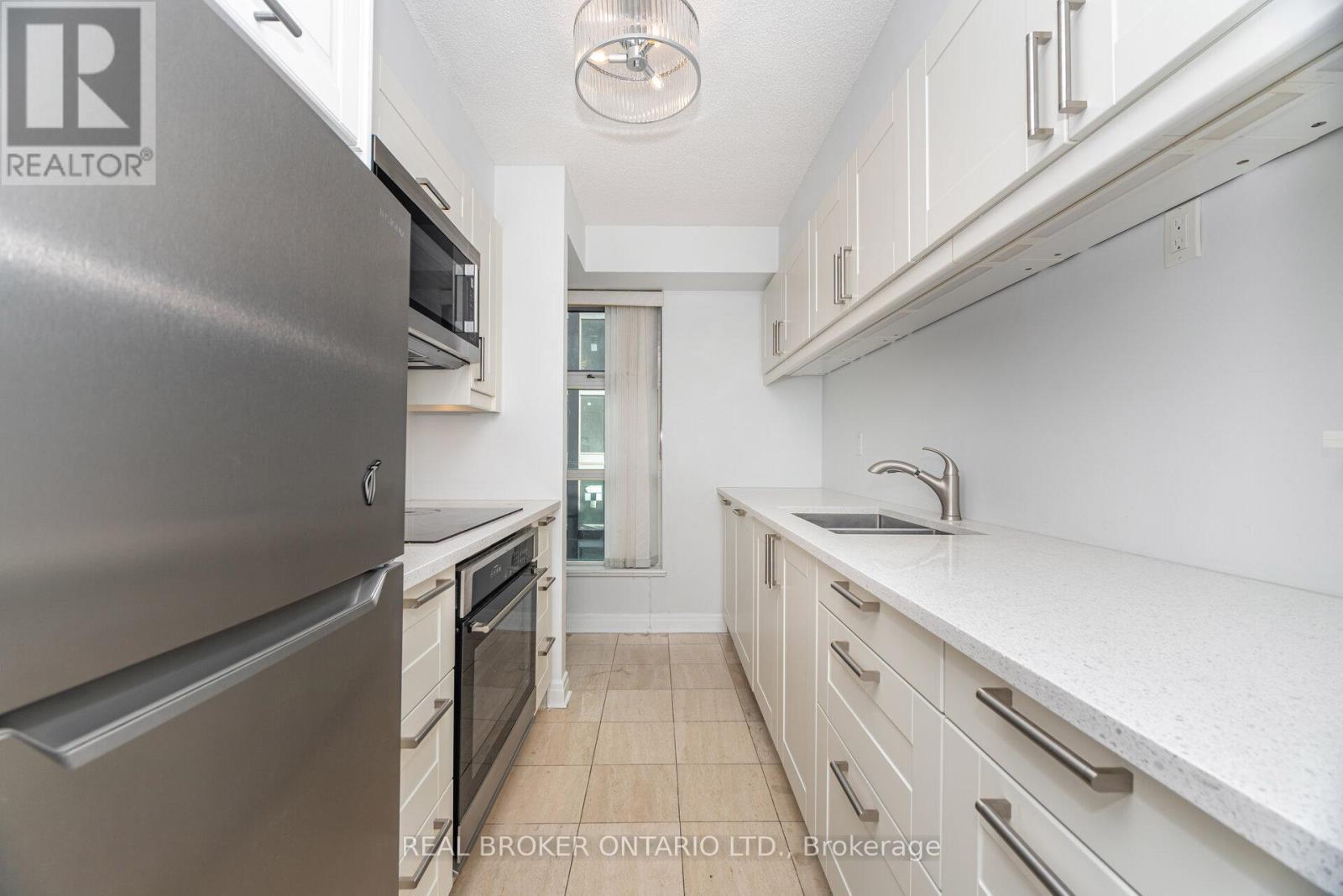 2301 - 50 Lombard Street, Toronto, ON - Indoor Photo Showing Kitchen With Double Sink With Upgraded Kitchen